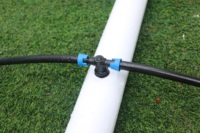 Connecteur de tuyau principal de haute qualité pour bande d'irrigation, tuyau PE plat à distance fixe, ceinture d'eau perforée préfabriquée, tuyau d'arrosage perforé