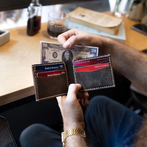 Cartera de Cuero Minimalista Bifold para Hombre con Bloqueo RFID Personalizada Boshiho, Cartera de Hombre Hecha a Mano - Product Image 3