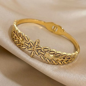Personalized Waterproof Stainless Steel Vintage Luxury Jewelry Women Bulk <b>Leaf</b> Cuff Bracelets 18K Gold Plated Party - Product Image 4