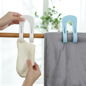 Large Plastic Windproof Clothespins With Non Slip Design For Quilt Drying On Balcony Household Use - Product Image 3