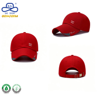 Casquette de baseball rouge à séchage rapide en gros avec broderie de logo personnalisé et accent réfléchissant sur la visière