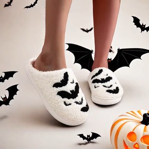 Pantuflas de Halloween con Diseño de Murciélago Bordado, Pantuflas de Felpa Cómodas de Algodón, Pantuflas Personalizadas Cálidas para Interiores para <span class=keywords><strong>Hombre</strong></span> - Product Image 2