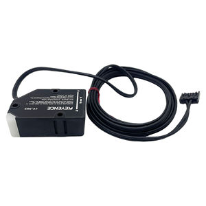 Sensor Láser Retroreflectivo Keyence LV-S63 Nuevo, de Largo Alcance, para Detección de Objetos Transparentes en Automatización Industrial - Product Image 3