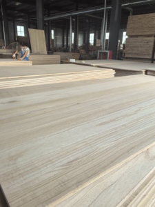 Planche en bois naturel de Paulownia de 3 mm à 45 mm d'épaisseur, fournie par une usine chinoise, pour la fabrication de meubles - Product Image 3