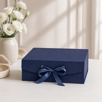 Boîte cadeau magnétique personnalisée bleu marine mat avec ruban satiné et nœud, pliable, vente en gros, directement de l'usine pour la vente au détail