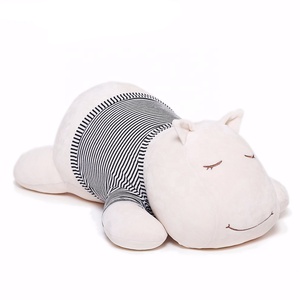 VUEHVO Douma Figurine En Peluche En Coton PP - 28 Cm - Pour Voiture, Maison, Canapé, Hôtel - Décoration D'anime - Cadeau D'anniversaire (Douma, 28 Cm