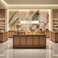 Meubles de présentation pour cosmétiques commerciaux, comptoir de présentation de maquillage en bois grainé avec luminaire personnalisé