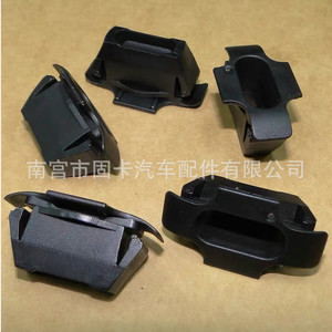 Clips de calandre Land Rover 33,2x27,8x15,3mm LR018173 en plastique pour réparation de calandre avant - Product Image 2