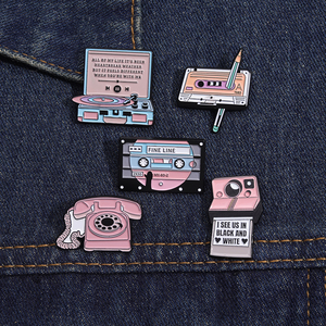 Spilla Personalizzata in Metallo 3D per Regali Promozionali, Distintivo con Logo Personalizzato in Ottone, Ferro, Lega di Zinco, Spilla Smaltata - Product Image 3