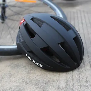 Fabricante CE Hombres Mujer Advertencia LED Luz trasera Casco Bicicleta de bicicleta de carreras Deporte E-Bike Casco