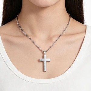 Collier pendentif croix biblique gravé en acier inoxydable pour femmes et hommes, bijoux en métal, amulette chrétienne, style hip-hop punk - Product Image 5