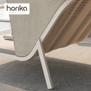 وصل حديثًا أثاث فاخر بجانب المسبح من الألومنيوم من المنتجعات الحديثة في جميع الأحوال الجوية كراسي شمسية مزدوجة مع مظلة - Product Image 4