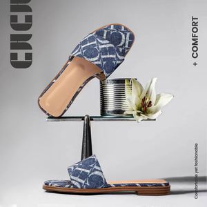 Seasonal New Summer Women's Slippers Simple Versatile <b>Letter</b> Print Classic Retro Style Comfortable Wear Women's Sandals - Product Image 1