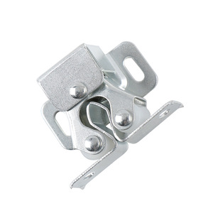 Loquet magnétique pour porte d'armoire en acier au carbone plaqué Kinnet, design traditionnel, avec marque privée sous licence - Product Image 4