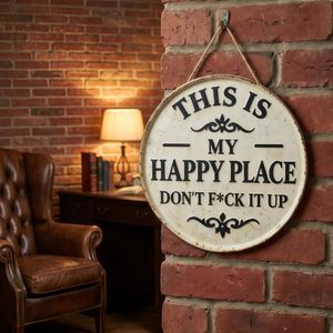 Divertente targa in metallo da giardino, con scritta 'This Is My Happy Place', stile rustico vintage, da appendere per decorare patio, portico e giardino. - Product Image 2
