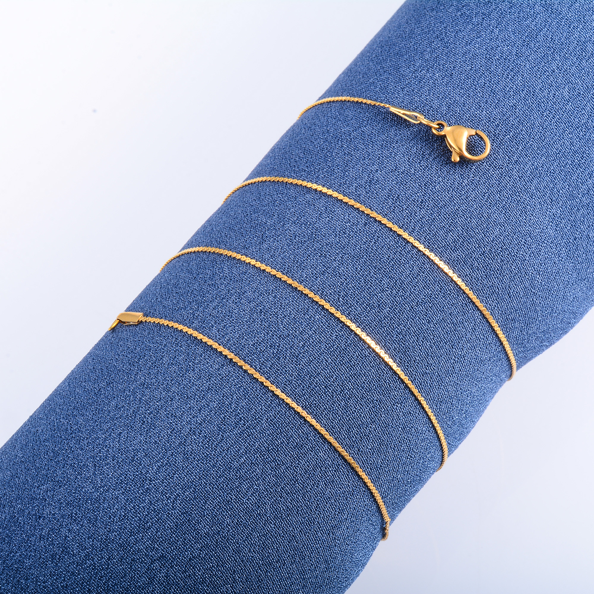 0.8mm Wide Gold