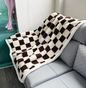 Tùy chỉnh Chăn lông cừu du lịch di động-Thiết kế hai mặt bốn phong cách hiện đại dập nổi màu rắn/tùy chọn dập nóng - Product Image 5