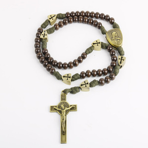 Rosario Católico <span class=keywords><strong>de</strong></span> Madera Trenzada con Cordón <span class=keywords><strong>de</strong></span> Paracord, Collar con Crucifijo <span class=keywords><strong>de</strong></span> San Benito y Medalla <span class=keywords><strong>de</strong></span> la Virgen María, Joyería Religiosa - Product Image 3