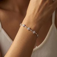 Echtes Moissanit-Blumen-Glücksklee-Armband, Trendiges Feines 925 Sterling Silber Versilbertes Schmuckstück für Geschenk und Party