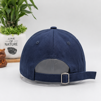 Casquette de baseball équestre 5 panneaux avec broderie 3D en relief, sportive, bleu marine et blanc, pour club d'équitation, en sergé de coton structuré CE