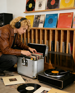 Estuche <span class=keywords><strong>de</strong></span> utilidad colorido con un interior completamente forrado <span class=keywords><strong>de</strong></span> espuma <span class=keywords><strong>para</strong></span> contener aproximadamente 120 piezas <span class=keywords><strong>de</strong></span> discos <span class=keywords><strong>de</strong></span> vinilo <span class=keywords><strong>de</strong></span> 7" - Product Image 6