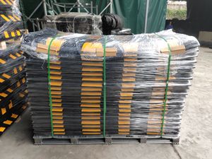 อุปกรณ์ยางชะลอความเร็วแบบพกพาสำหรับขายส่ง  แบบยืดหดได้ รับน้ำหนักได้ 50 ตัน ยางชะลอความเร็วแบบหนาพิเศษ - Product Image 2