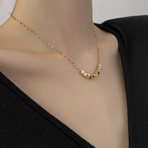 Collier à chaîne en forme <span class=keywords><strong>de</strong></span> Cube carré pour filles, sans vernis, doré, vente en gros, nouvelle collection - Product Image 4