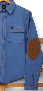 Chemise-veste en jean bleu tendance pour homme, style streetwear, avec poches poitrine et coudières, coupe droite, hiver - Product Image 3