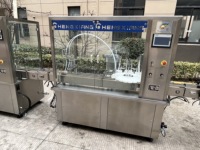 Ligne d'étiquetage de capsulage de remplissage de bouteilles de gouttes oculaires électriques contrôlées par PLC avec composants de noyau de roulement de moteur à engrenages de moteur de pompe