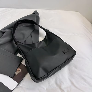 Bolso de Hombro Moderno y Versátil, Nuevo Bolso de Mano Simple de Gran Capacidad para Uso Diario, Bolso Bandolera de Color Sólido para Viajar - Product Image 4