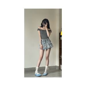 เสื้อยืดผู้หญิงขายดี สีพื้น ดีไซน์ใหม่ รับผลิตแบบ OEM คอปาดแต่งระบาย ขอบเสื้อแบบรัฟเฟิล คุณภาพพรีเมียม แบบรัดรูป - Product Image 1