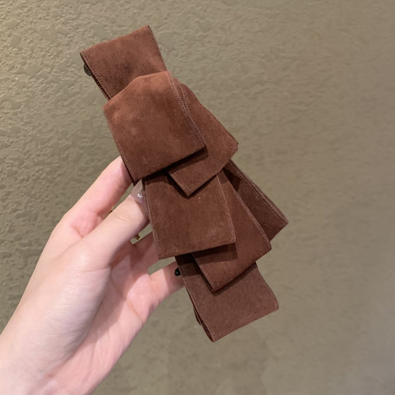 Mocha brown suede-banana clip