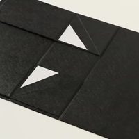 Boîte cadeau pliable unie en stock, étui d'emballage vide monobloc pour bijoux et cadeaux de fêtes
