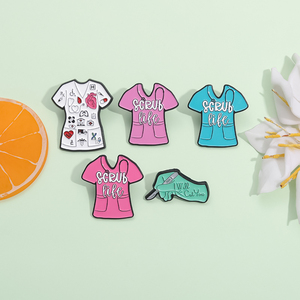 Broche médicale créative en métal en gros, cœur, infirmière, vêtements, trousse médicale, <span class=keywords><strong>ambulance</strong></span>, scalpel, badge de dessin animé, épingles punk, bijoux - Product Image 2