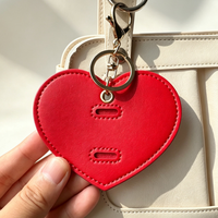 Porte-lunettes créatif en cuir PU en forme de cœur, clip portable, breloque de sac, porte-clés pour accessoire de sac à main