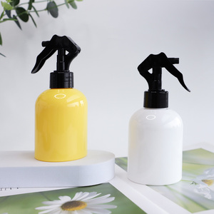 Bouteille plate courte en <span class=keywords><strong>plastique</strong></span> PET blanc et jaune de 250 ml avec pulvérisateur à pompe 24 mm sérigraphié pour <span class=keywords><strong>le</strong></span> nettoyage domestique – Meilleures ventes - Product Image 4