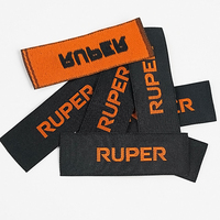 Étiquettes personnalisées en tissu damassé et polyester écologique découpées au laser pour vêtements, étiquettes à coudre et t-shirts