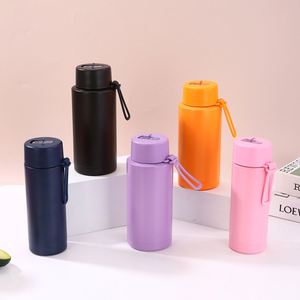 Botella de Agua Deportiva de Acero Inoxidable con Aislamiento al Vacío Frank de 34 oz/1000 ml, con Tapa Abatible para Aislamiento en Frío, Diseño Portátil - Product Image 3