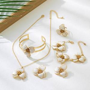 Conjunto de Joyería Vintage para Mujer, Chapado en Oro, Aleación Metálica con Esmalte de Aceite, para Aniversarios y Ocasiones Especiales - Product Image 4