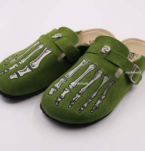 Tailles, couleurs, motifs et designs de créateurs de haute qualité personnalisés pour les pantoufles pour hommes et femmes - Product Image 5