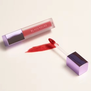 Gloss à lèvres Black Rouge A12 Dashed Brown, gloss à lèvres glamour et emblématique pour les soins personnels, idéal pour les mariages, longue tenue, fini soyeux et pigmenté. - Product Image 3