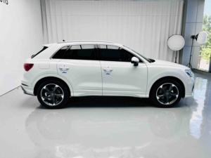 <span class=keywords><strong>Audi</strong></span> <span class=keywords><strong>Q3</strong></span> 35 TFSI Sporty Dynamic 1.4T 2022, Cockpit Virtuale da 12,3 Pollici, Accesso Senza Chiave, SUV Premium Economico con Guida a Sinistra - Product Image 5