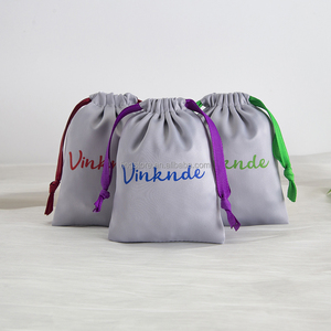 Bolsa de Regalo de Joyería de Seda Gris Personalizada, Bolsas con Cordón de Buena Calidad de 7*9cm con Cinta y Anillo, Bolsa Contenedora de Joyería Personalizada - Product Image 3