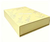 Boîte cadeau magnétique personnalisée en carton rigide pour chocolats et macarons, avec estampage argenté et insert en mousse EVA pour emballage de bonbons et friandises de fêtes