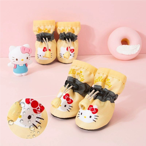Chaussures pour chiens de petite taille, imperméables, douces, à motif de dessin animé KT, anti-salissures, antidérapantes, bottines pour animaux de compagnie, semelles souples, couvre-chaussures pour chiens pour la marche en extérieur - Product Image 4