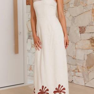 Robe en lin de haute qualité OEM, ajustée avec des panneaux, corset sans bretelles, robe pour femmes, robe midi brodée pour femmes - Product Image 2