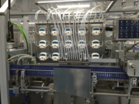 Machine de remplissage liquide de pompe péristaltique pour le remplissage multicanal