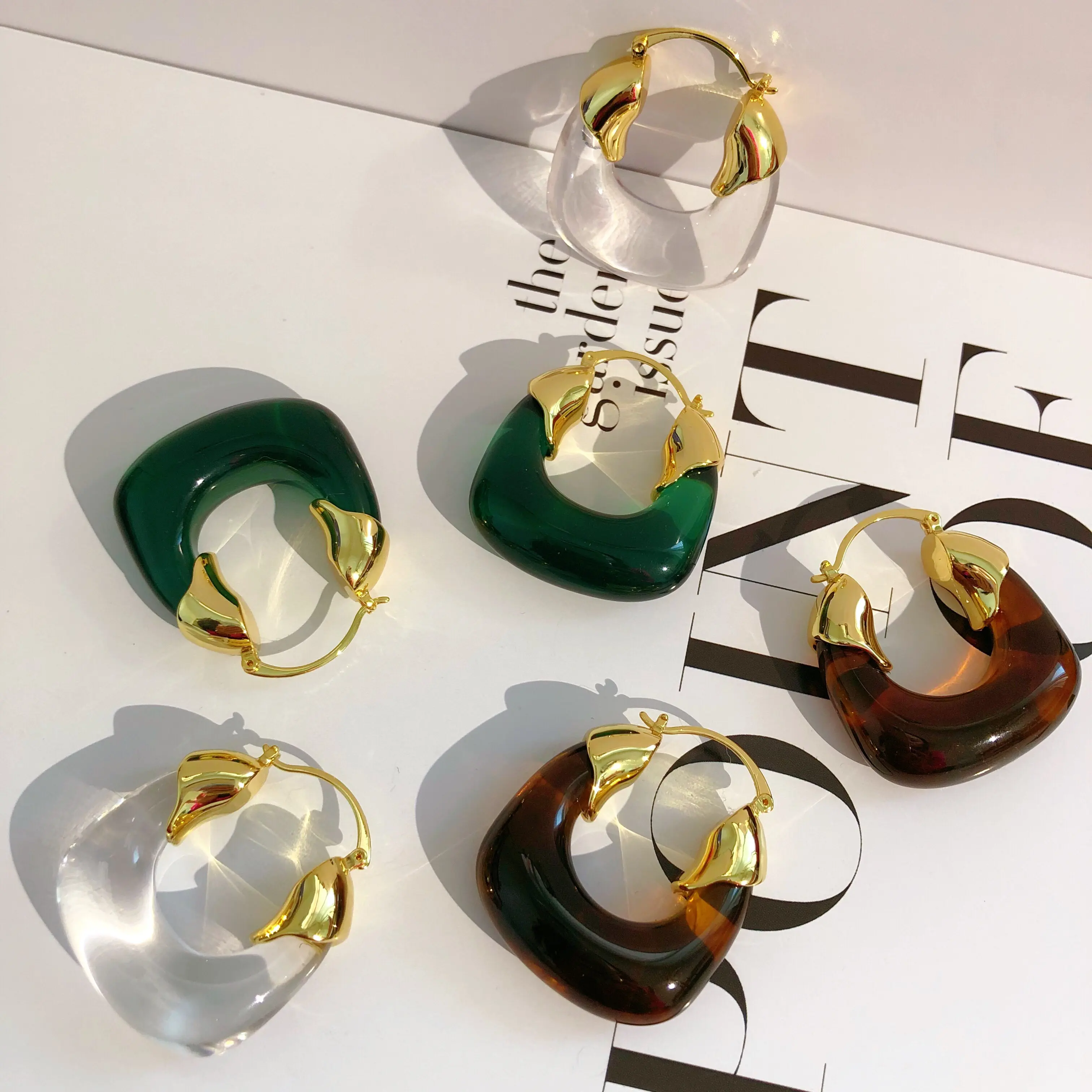 3 Colors Green Amber Clear Resin Earrings Solid Acrylic Chunky Big Hoop Earrings for Women Circle Vintage Gold Plated Jewelry