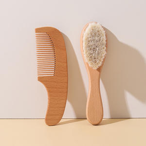 Ensemble de brosses et peignes pour bébé. Peigne à cheveux en bois de bouleau pour bébé. Brosse de bain et shampoing pour bébés, effet laine. - Product Image 3