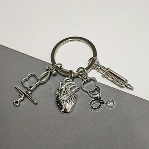 Ensemble de porte-clés sur le thème de l'infirmière avec coeur, seringue, stéthoscope-Idéal pour les infirmières et les médecins, parfait pour les célébrations de la journée des infirmières - Product Image 5